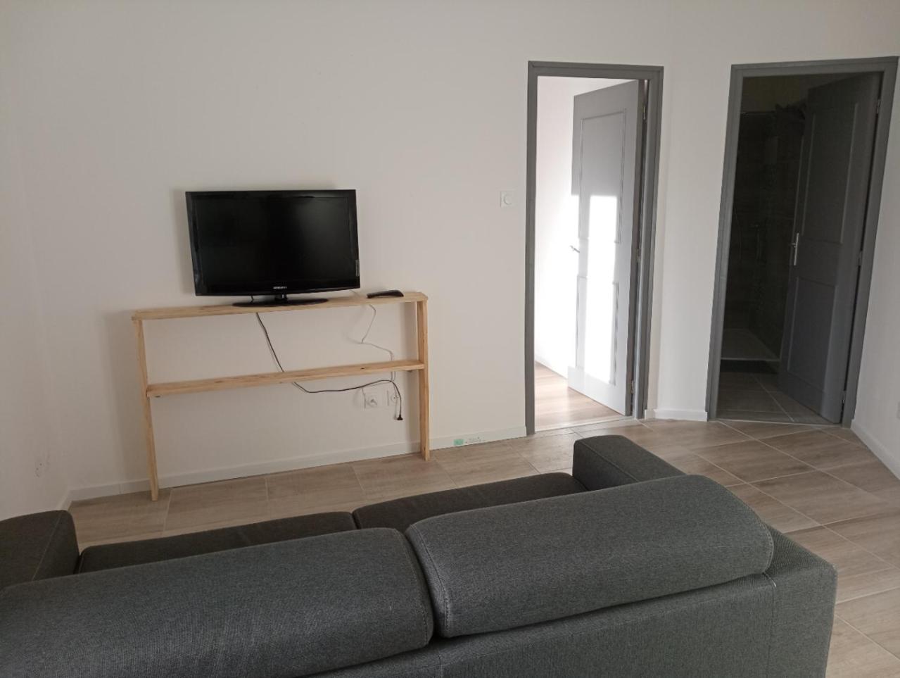 Appart Proche Toutes Commodites Souvigny Extérieur photo