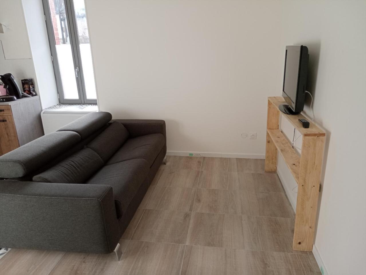 Appart Proche Toutes Commodites Souvigny Extérieur photo